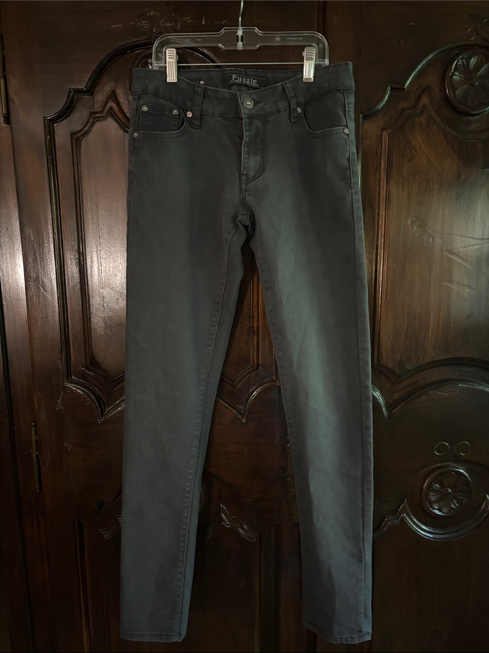 Women’s Gray Skinny Jeans — Stretch Skinny Fit